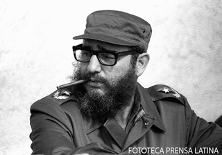 El Primer Ministro Fidel Castro Ruz durante las maniobras militares por el XX aniversario del desembarco del Granma. Camagüey, Cuba